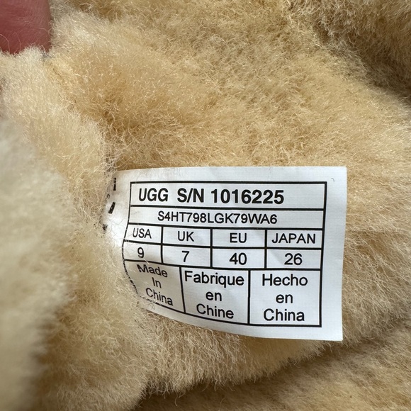 EUC UGG SIZE 9 CAMEL BOOTS - Picture 11 of 11